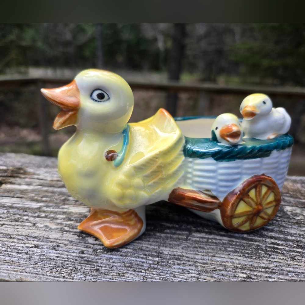 Sweet Vintage Yellow Duck Planter ESD Lefton